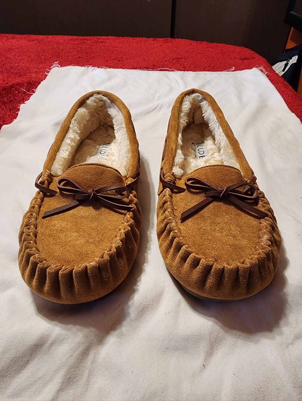 illude moccasins tan size 10